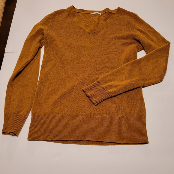 S brand Womens mustard/ honey brown color, small v-neck sweater. - Picture 2 of 4